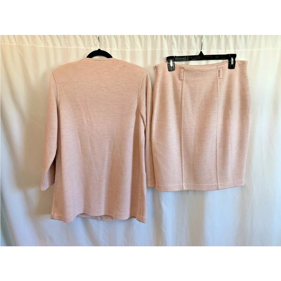 Vintage 1980 Rodier Pink Knit Skirt Suit w/  Mother of Pearl Buttons Sz 44 M / L - Picture 5 of 6